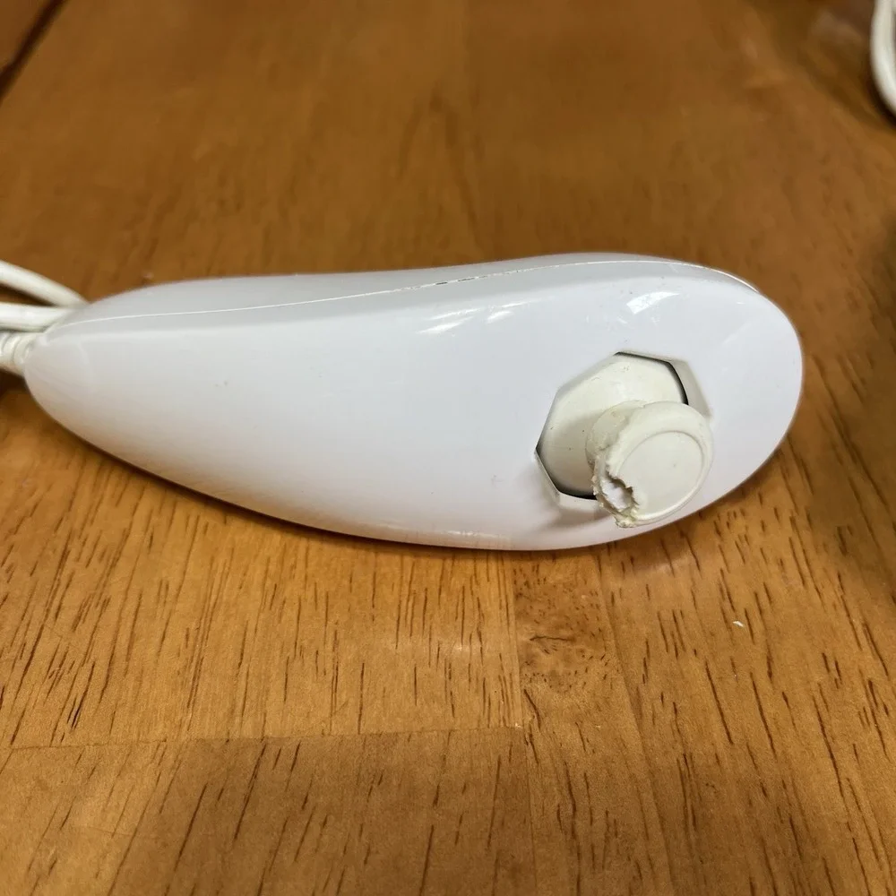 Official OEM 2 Pack Pair White Nintendo nunchucks‎ for Nintendo Wii